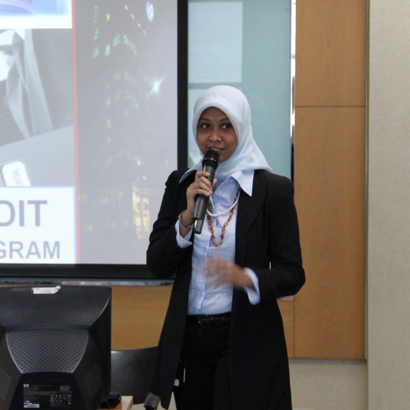 Sania Irafiyanti, CEC