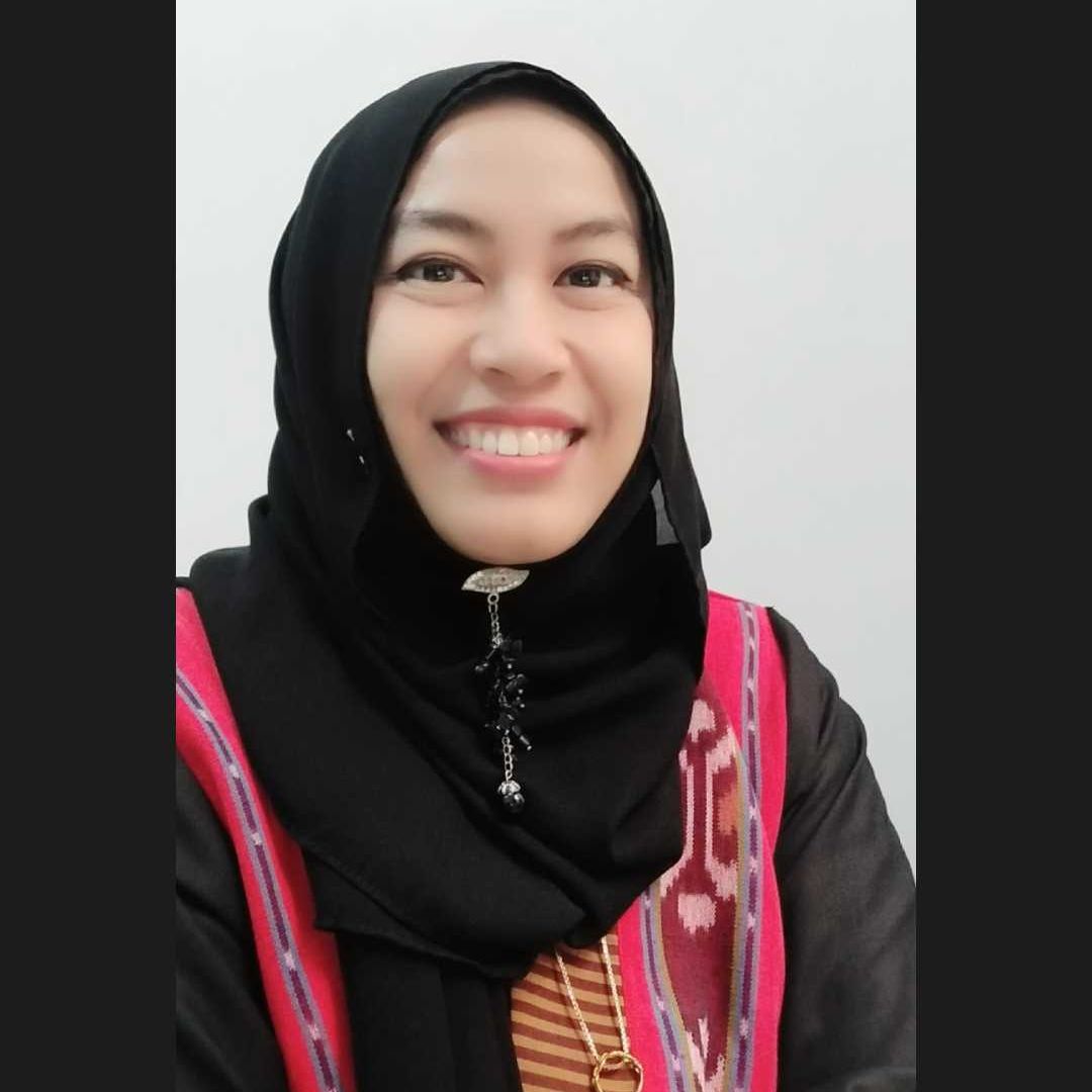 Reni Dwi Wahyuni, CEC