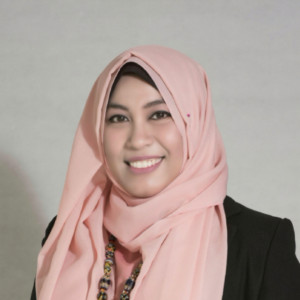 Reni Dwi Wahyuni, CEC